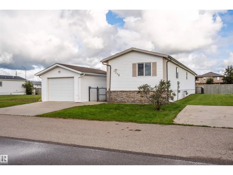 4508 Labrador RD, Cold Lake, Alberta, T9M0C6, Cold Lake, Alberta — photo 1 of 5