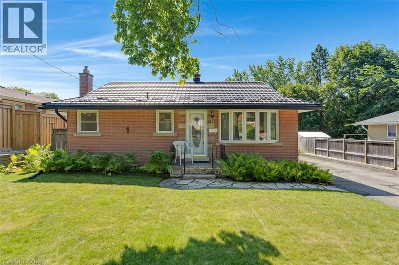 94 OTTAWA Crescent, Guelph, Ontario, N1E2A9, Guelph, Ontario — photo 1 of 5