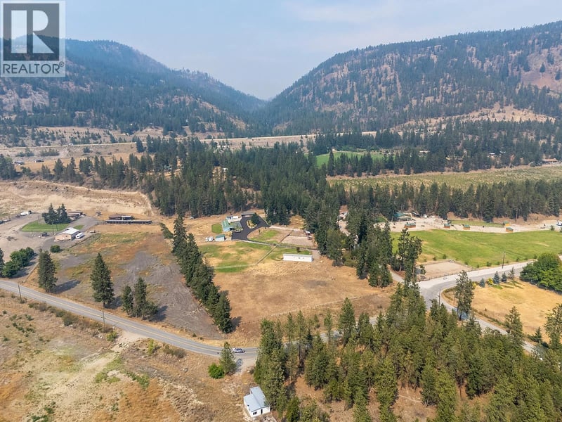 5090 MacKinnon Road, Peachland, British Columbia, V0H1X0, Peachland, British Columbia — photo 1 of 5
