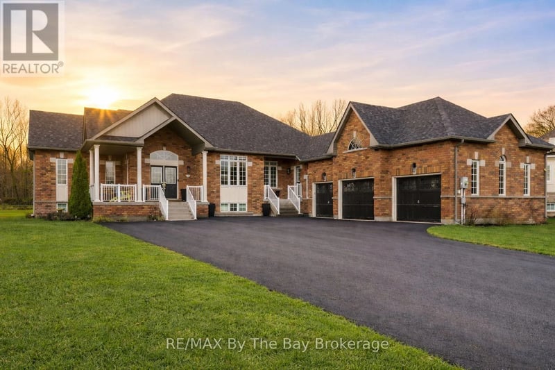 10 Basswood Drive, Wasaga Beach, Ontario, L9Z0A9, Wasaga Beach, Ontario — photo 1 of 5