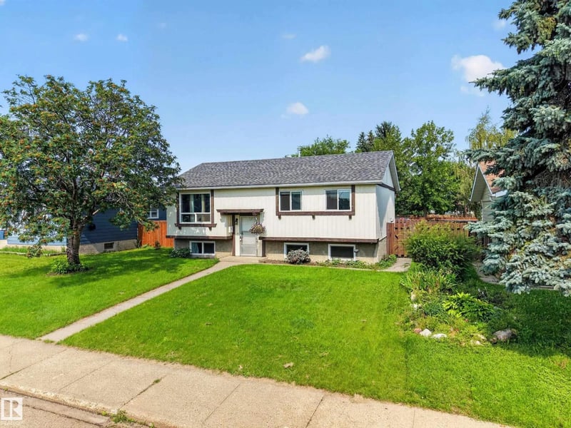156 CLAREVIEW RD NW, Edmonton, Alberta, T5A3Y3, Edmonton, Alberta — photo 1 of 5