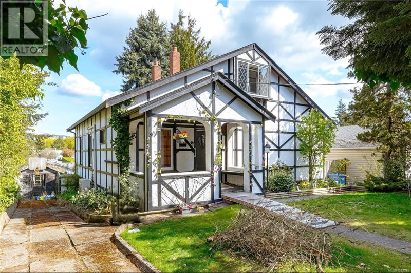 824 Ellery Street, Esquimalt, British Columbia, V9A4R7, Esquimalt, British Columbia — photo 1 of 5