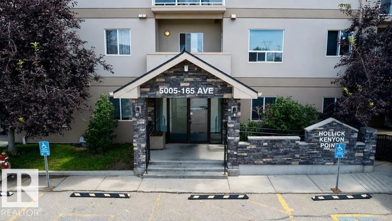 #317 5005 165 AV NW NW, Edmonton, Alberta, T5Y0L8, Edmonton, Alberta — photo 1 of 5
