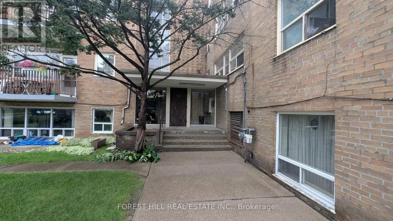 #305 55 Neptune Drive, Toronto (Englemount-Lawrence), Ontario, M6A1X2, Toronto (Englemount-Lawrence), Ontario — photo 1 of 5