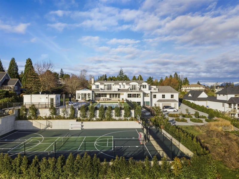 18238 20 Avenue, Surrey, British Columbia, V3Z9W1, Surrey, British Columbia — photo 1 of 5