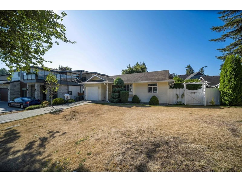17346 60A Avenue, Surrey, British Columbia, V3S6X8, Surrey, British Columbia — photo 1 of 5