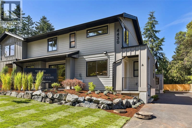 #1 4430 Shore Way, Saanich, British Columbia, V8N3T9, Saanich, British Columbia — photo 1 of 5
