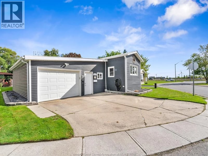 46 DIANE Crescent, Essex, Ontario, N8M1Z3, Essex, Ontario — photo 1 of 5
