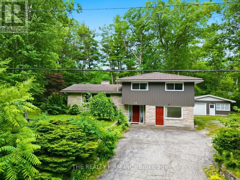 48 Lake Road, Lambton Shores (Grand Bend), Ontario, N0M1T0, Lambton Shores (Grand Bend), Ontario — photo 1 of 5
