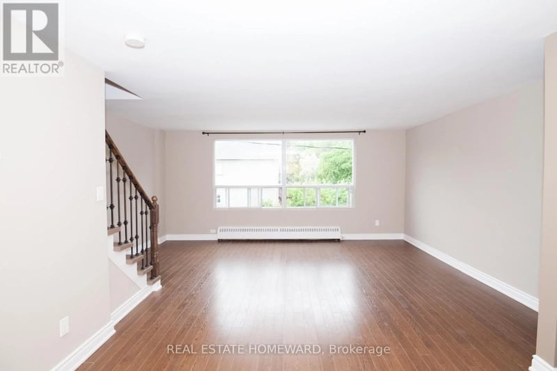 #B 920 Pape Avenue, Toronto (Danforth Village-East York), Ontario, M4K3V2, Toronto (Danforth Village-East York), Ontario — photo 1 of 5