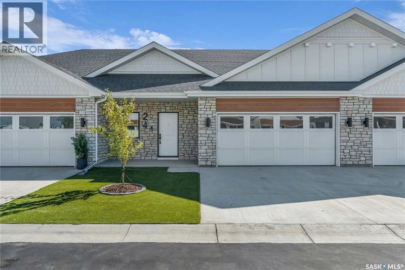 10 720 Brighton BOULEVARD, Saskatoon, Saskatchewan, S7V1X1, Saskatoon, Saskatchewan — photo 1 of 5