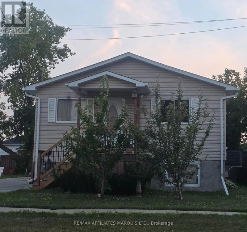 1418 Cumberland Street, Cornwall, Ontario, K6J4K7, Cornwall, Ontario — photo 1 of 3
