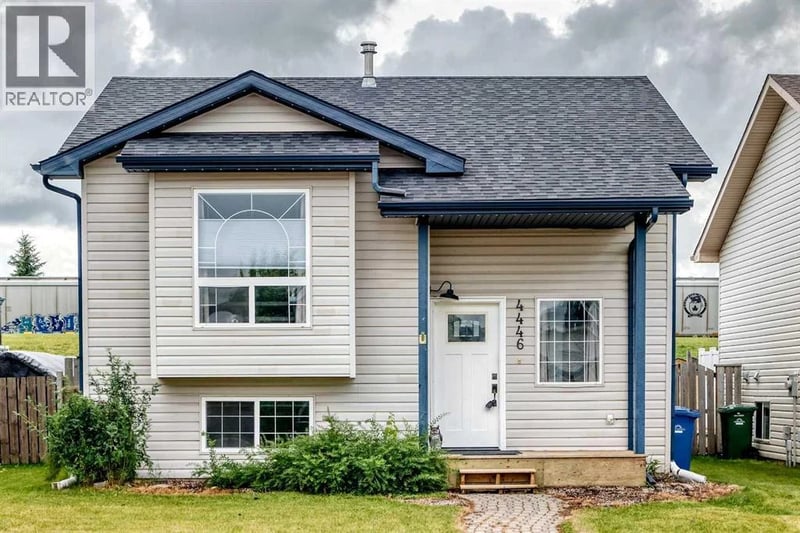 4446 54A Avenue Crescent, Innisfail, Alberta, T4G1Y3, Innisfail, Alberta — photo 1 of 5