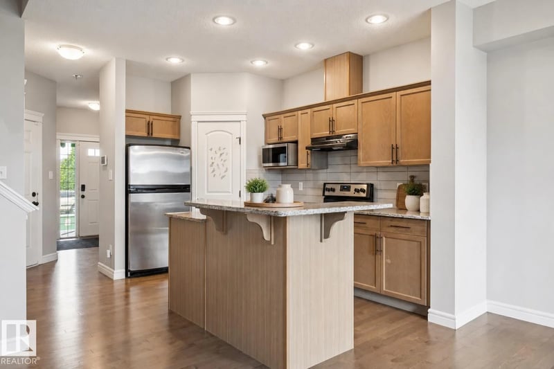 17011 38 ST NW, Edmonton, Alberta, T5Y3S2, Edmonton, Alberta — photo 1 of 5