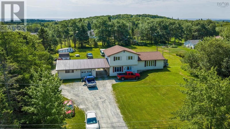 1 Laura Drive, Cow Bay, Nova Scotia, B3G1K3, Cow Bay, Nova Scotia — photo 1 of 5
