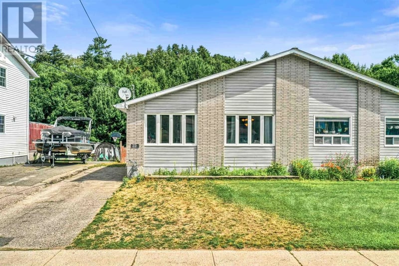22A Ottawa AVE, Elliot Lake, Ontario, P5A2P1, Elliot Lake, Ontario — photo 1 of 5