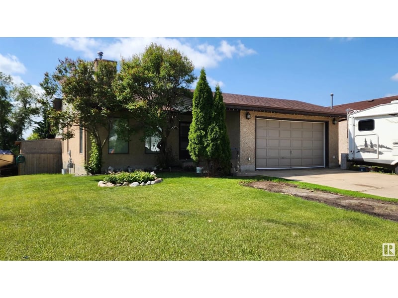 5101 58 AV, Elk Point, Alberta, T0A1A0, Elk Point, Alberta — photo 1 of 5