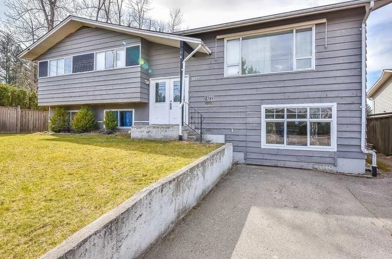 1477 MCCALLUM Road, Abbotsford, British Columbia, V2S8B2, Abbotsford, British Columbia — photo 1 of 5
