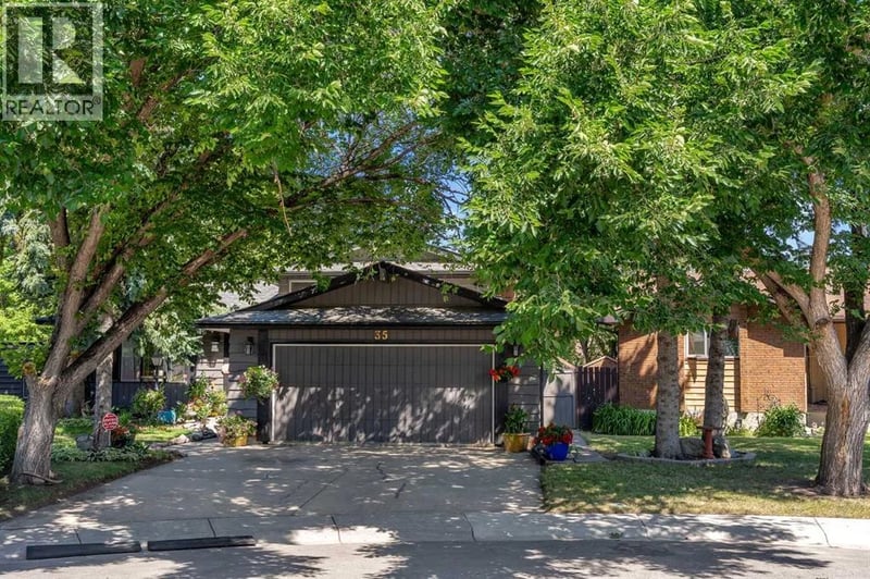 35 Rundlemere Place Northeast, Calgary, Alberta, T1Y3K4, Calgary, Alberta — photo 1 of 5