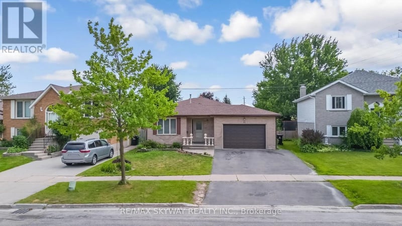 42 Newbury Drive, Kitchener, Ontario, N2N2X6, Kitchener, Ontario — photo 1 of 5