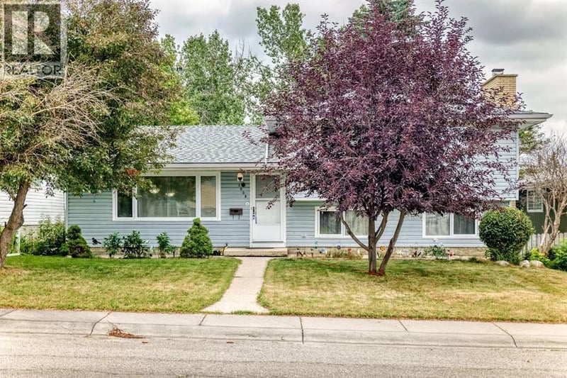 1008 Cantabrian Drive Southwest, Calgary, Alberta, T2W1L7, Calgary, Alberta — photo 1 of 5
