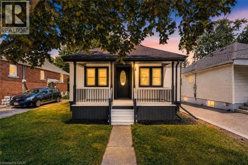 43 BRUCEDALE Avenue East, Hamilton, Ontario, L9A1N1, Hamilton, Ontario — photo 1 of 5