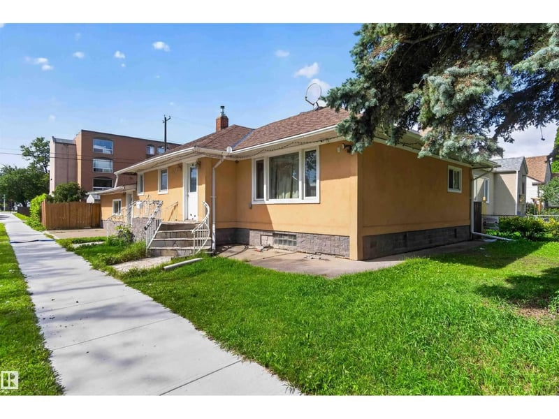 9402 117 Avenue NW, Edmonton, Alberta, T5G0M4, Edmonton, Alberta — photo 1 of 5