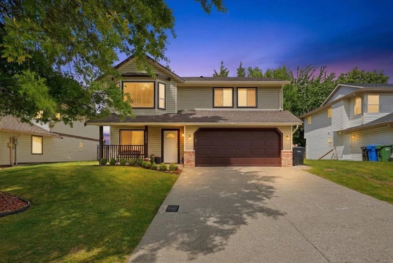 31015 UPPER MACLURE Road, Abbotsford, British Columbia, V2T5J5, Abbotsford, British Columbia — photo 1 of 5