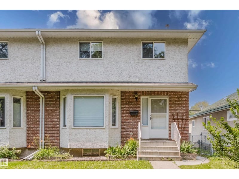 9220 92 ST NW, Edmonton, Alberta, T6C3R5, Edmonton, Alberta — photo 1 of 5