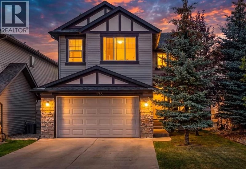173 Pantego Road Northwest, Calgary, Alberta, T3K0B8, Calgary, Alberta — photo 1 of 5