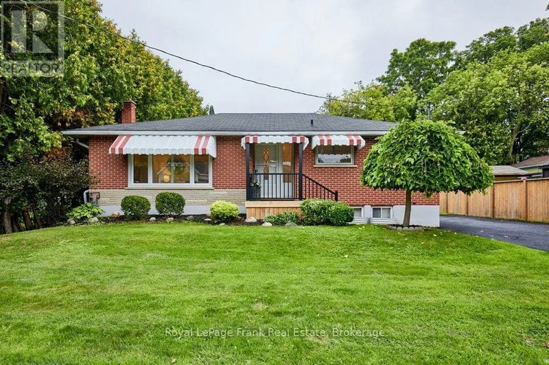15111 Simcoe Street, Scugog (Port Perry), Ontario, L9L1J5, Scugog (Port Perry), Ontario — photo 1 of 5
