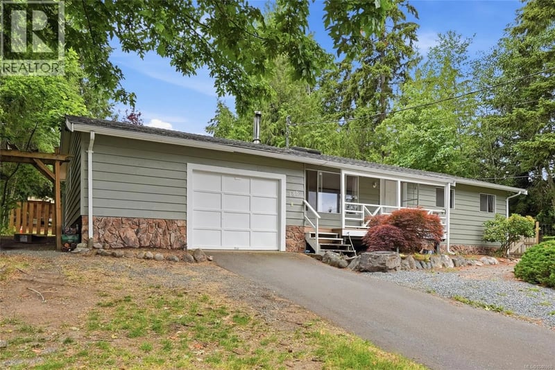 358 Aldous Road, Qualicum Beach, British Columbia, V0N1G0, Qualicum Beach, British Columbia — photo 1 of 5