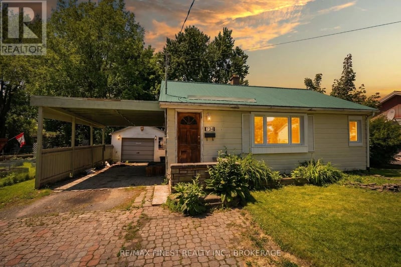 734 Portsmouth Avenue, Kingston (West of Sir John A. Blvd), Ontario, K7M1W5, Kingston (West of Sir John A. Blvd), Ontario — photo 1 of 5