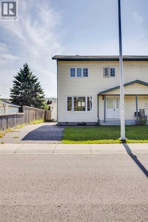 33 Poplar Crescent, Fort McMurray, Alberta, T9H1N8, Fort McMurray, Alberta — photo 1 of 5