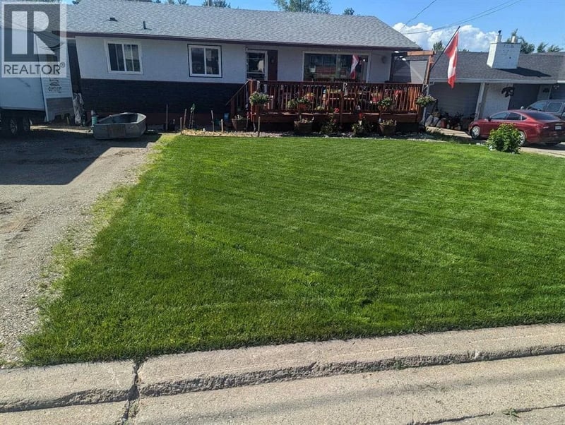 13 MANSON Crescent, Mackenzie, British Columbia, V0J2C0, Mackenzie, British Columbia — photo 1 of 5