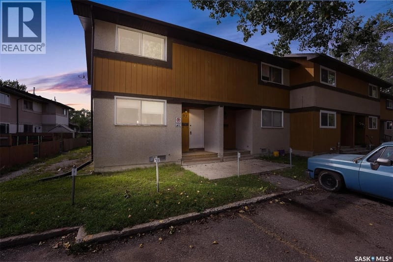 97 Mackenzie WAY, Regina, Saskatchewan, S4N5M8, Regina, Saskatchewan — photo 1 of 5