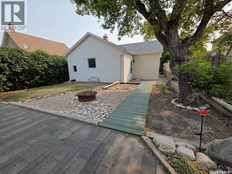 212 6th AVENUE NE, Swift Current, Saskatchewan, S9H2M2, Swift Current, Saskatchewan — photo 1 of 5