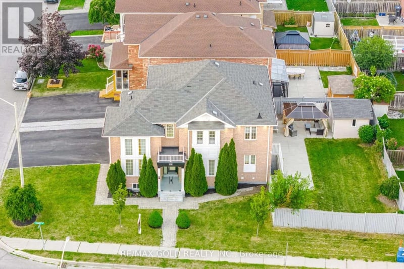 71 LEAGATE Street, Brampton (Fletcher's Meadow), Ontario, L7A3J4, Brampton (Fletcher's Meadow), Ontario — photo 1 of 5