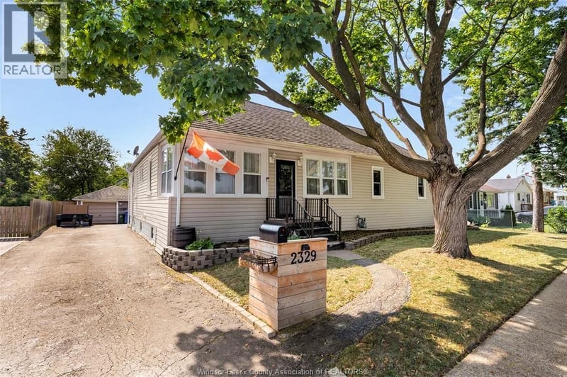 2329 MEIGHEN Road, Windsor, Ontario, N8W4B8, Windsor, Ontario — photo 1 of 5