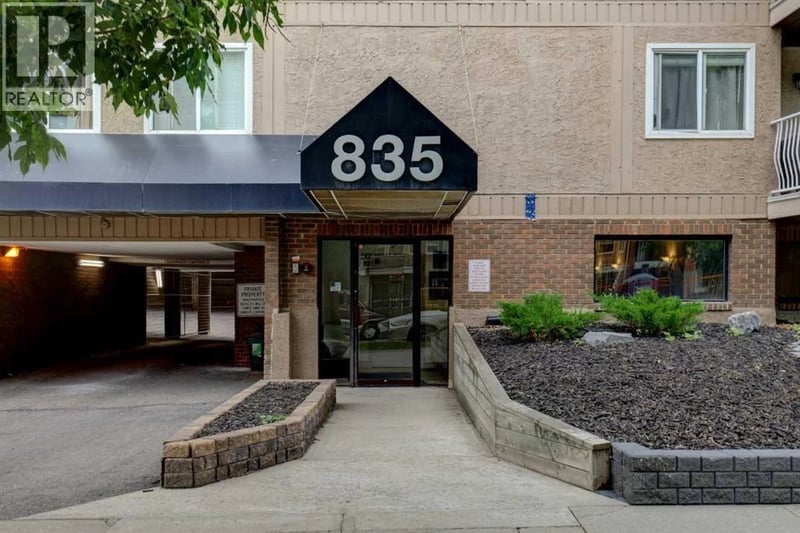 835 19 Avenue Southwest, Calgary, Alberta, T2T0H6, Calgary, Alberta — photo 1 of 5
