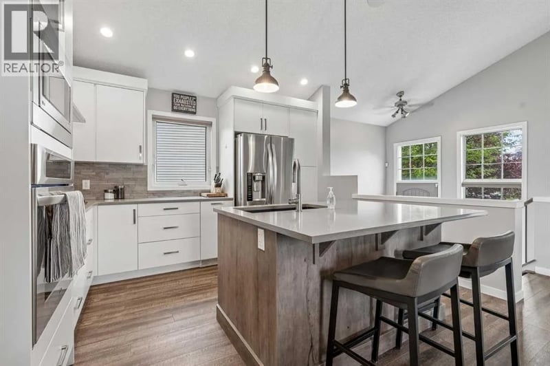 230 Mt Lorette Place Southeast, Calgary, Alberta, T2Z2L9, Calgary, Alberta — photo 1 of 5