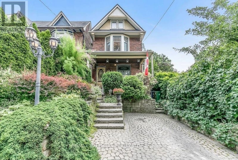 #Upper 91 Ivy Avenue, Toronto (South Riverdale), Ontario, M4L2H8, Toronto (South Riverdale), Ontario — photo 1 of 5
