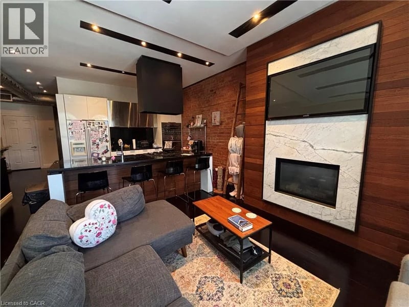 #Upper 301 JAMES Street North, Hamilton, Ontario, L8R2L4, Hamilton, Ontario — photo 1 of 5