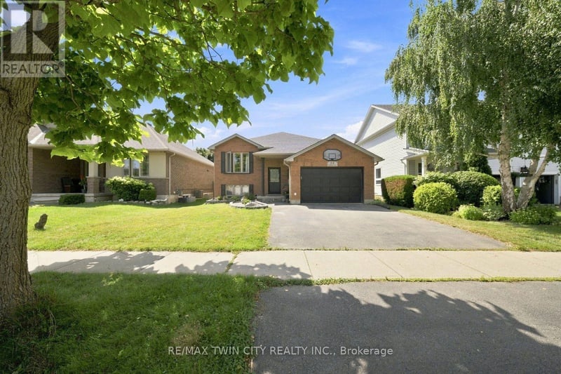 22 Osborn Avenue, Brantford, Ontario, N3T6P9, Brantford, Ontario — photo 1 of 5