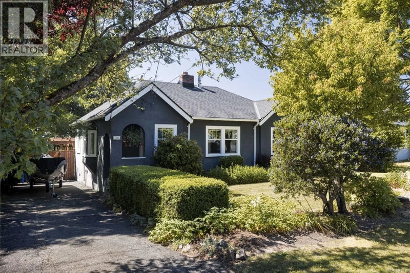 3110 Frechette Street, Saanich, British Columbia, V8P4N5, Saanich, British Columbia — photo 1 of 5