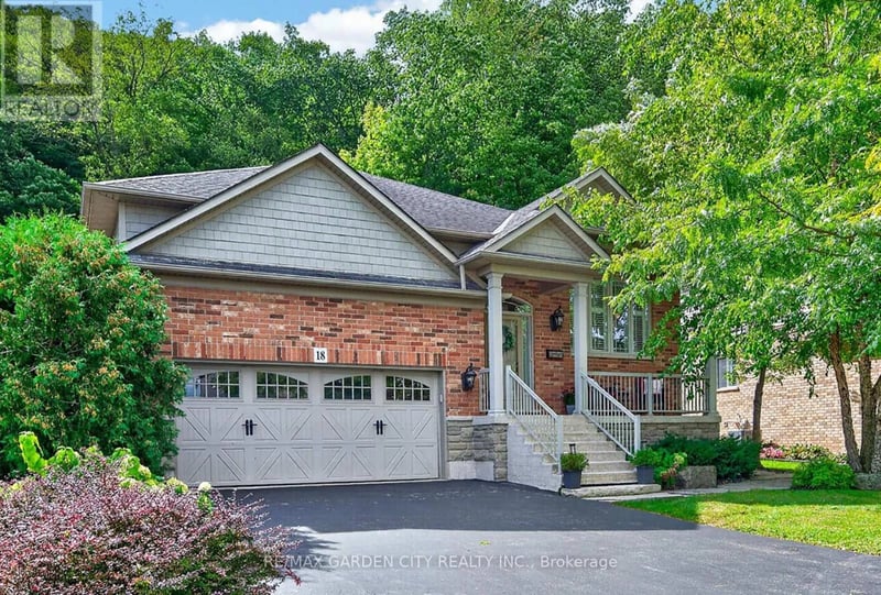 18 HEATHCOTE Court, Grimsby (Grimsby East), Ontario, L3M0A6, Grimsby (Grimsby East), Ontario — photo 1 of 5