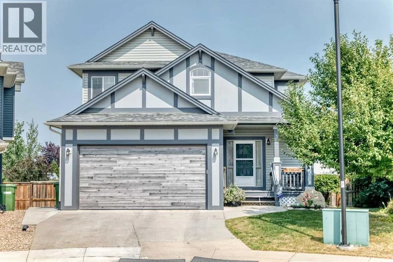 325 Luxstone Green Southwest, Airdrie, Alberta, T4B0A5, Airdrie, Alberta — photo 1 of 5