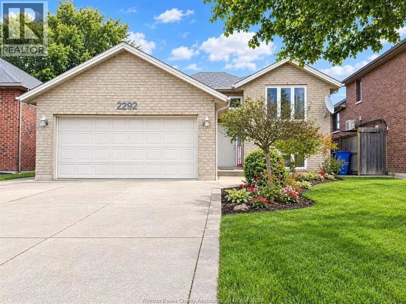 2292 ASKIN Avenue, Windsor, Ontario, N9B3Y4, Windsor, Ontario — photo 1 of 5