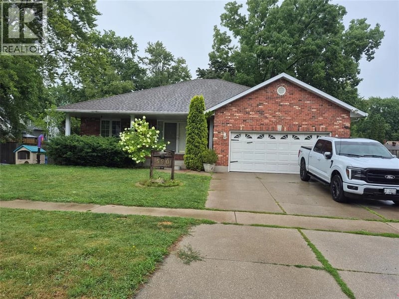 590 MONTCALM Avenue, Sarnia, Ontario, N7S2R3, Sarnia, Ontario — photo 1 of 5