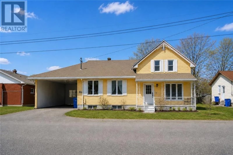 10 St Laurent Street, Verner, Ontario, P0H2M0, Verner, Ontario — photo 1 of 5